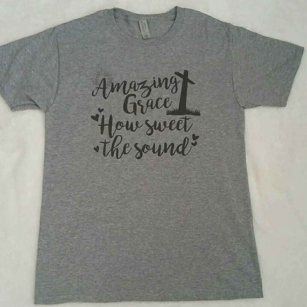 ❤Womens graphic tshirt size Small "Amazing Grace "